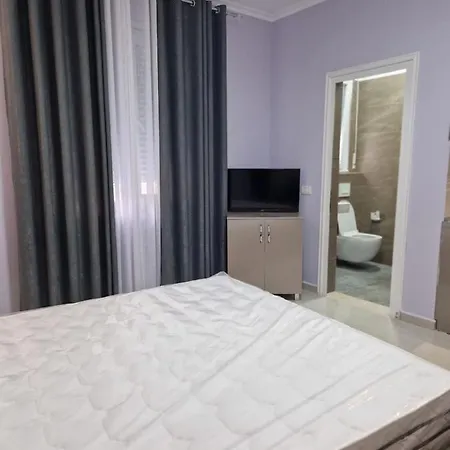 Caushi Apartment *