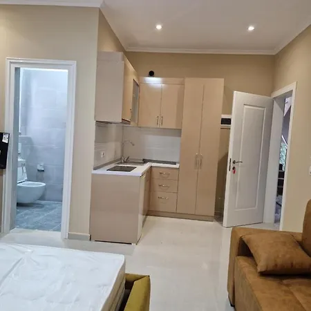 Caushi Apartment